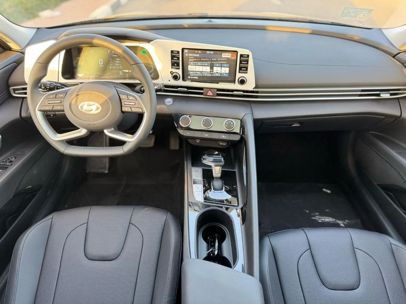 Hyundai  2025